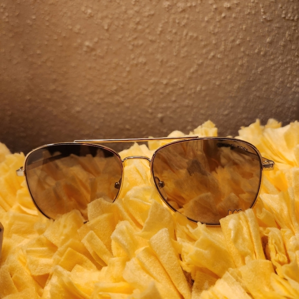 Sunglases